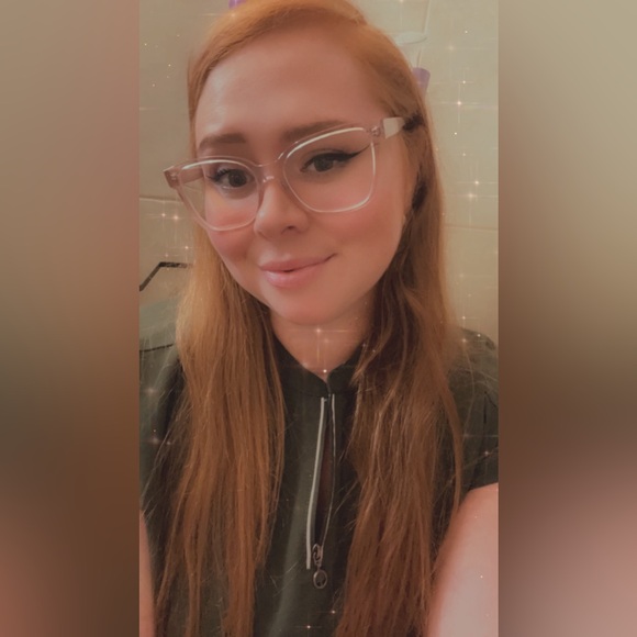 Meet your Posher, Emily - Picture 3 of 4